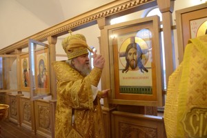 Епископ Сергий освятил помещения реконструированного корпуса в реабцентре «Пошитни»