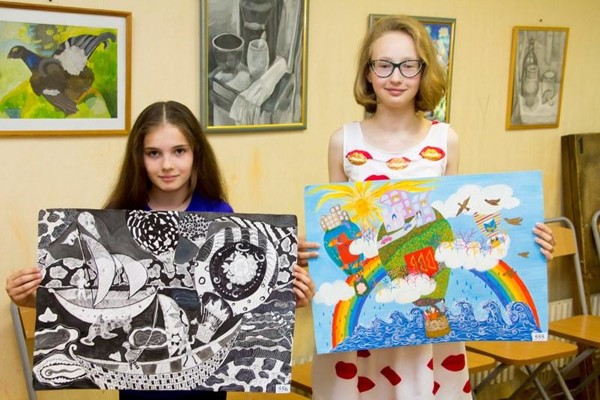 Юные великолучанки стали победительницами международного творческого конкурса